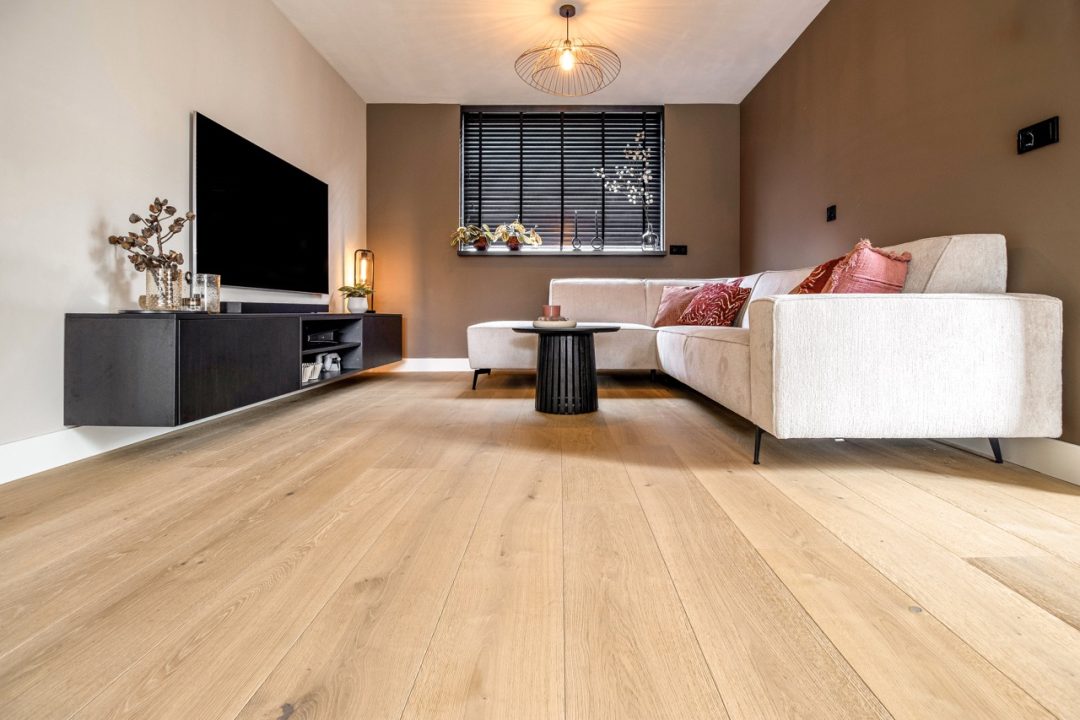 Geborstelde & Geoliede plankenvloer